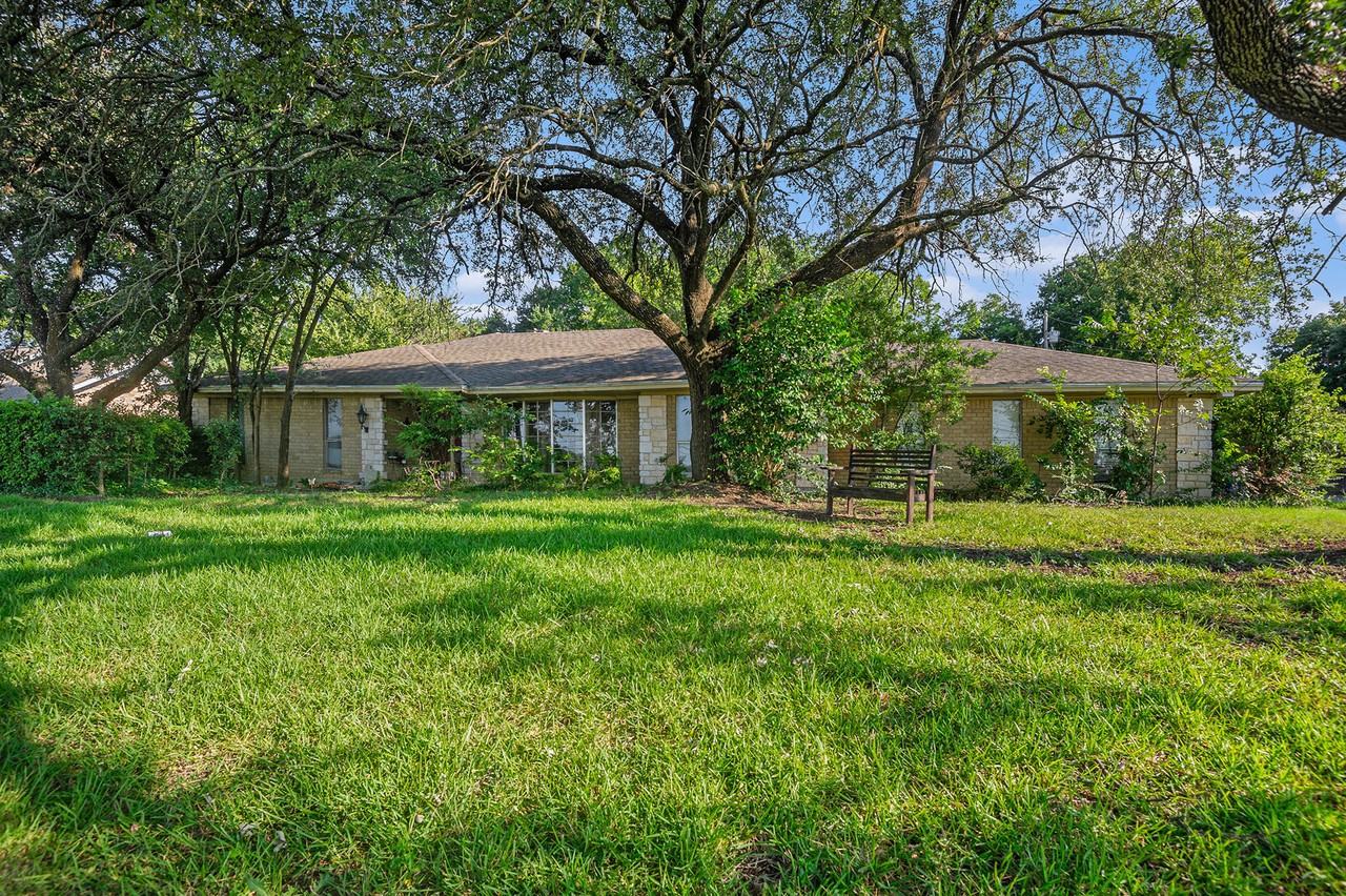 1200 E Franklin St #NA - Photo 2 of 44