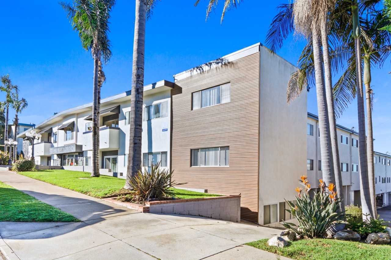 343 Palos Verdes - Photo 2 of 4