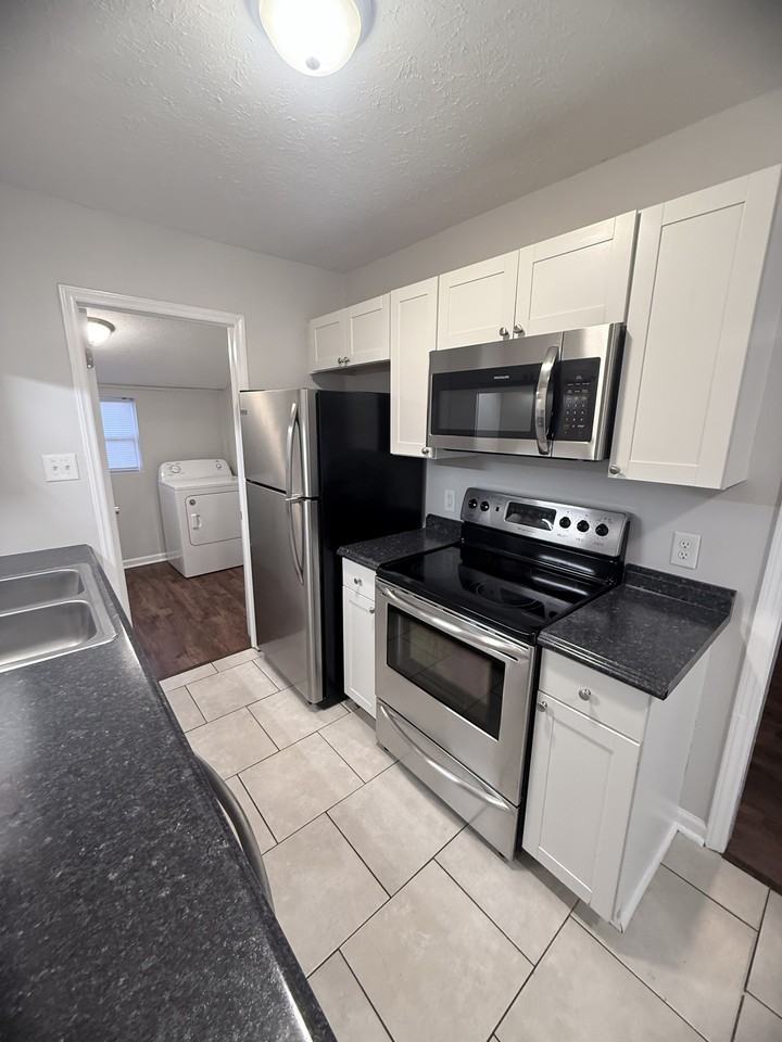 4149 4149 Shipyard Walk .Units A&B #A - Photo 6 of 20