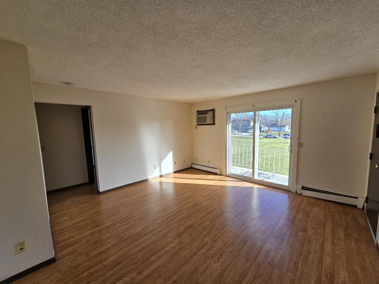 101 16th Ave Nw #1 - Photo 3 of 7