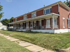 featured image of 302 1/2 1st St Se #1