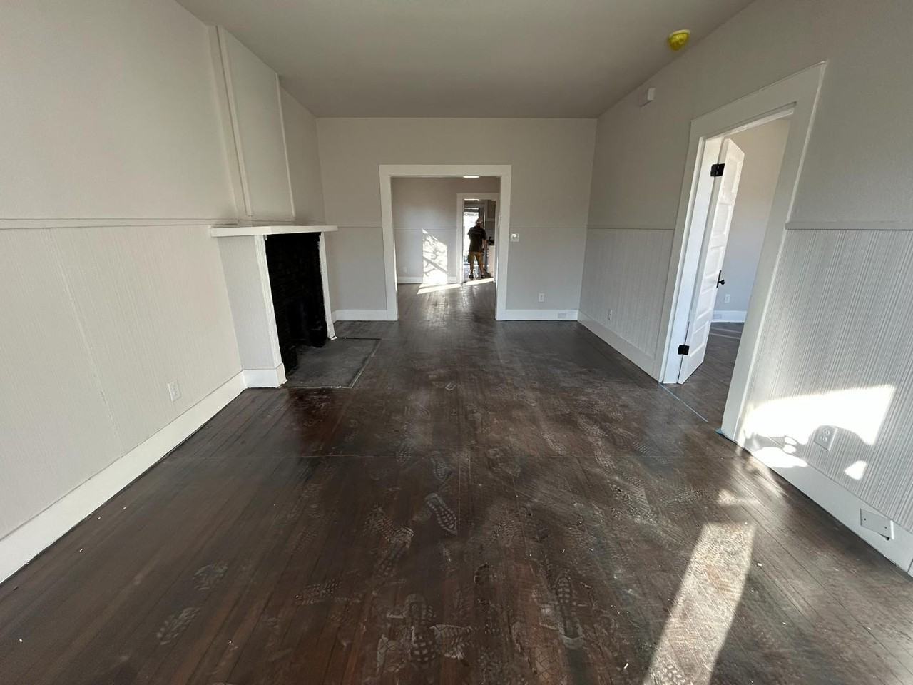 329 Hot Wells Blvd - Photo 7 of 16