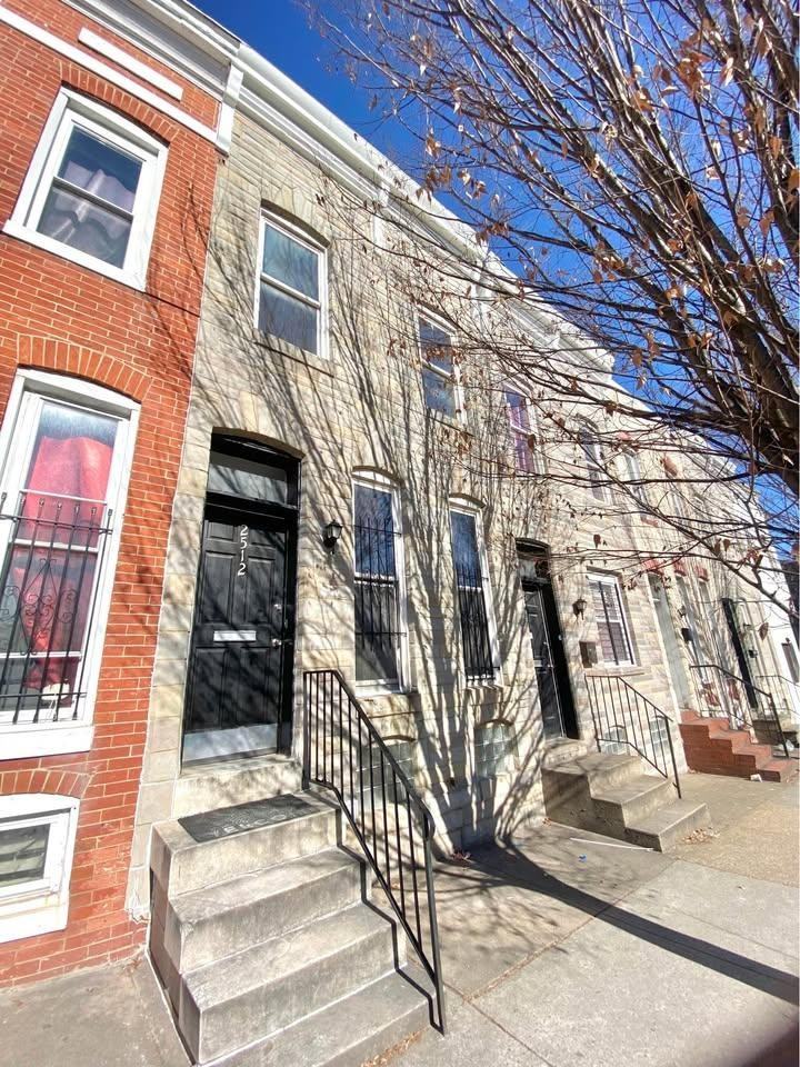 2512 E Fayette St - Photo 3 of 14