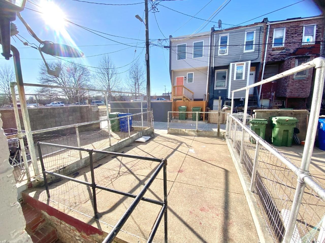 514 N Decker Ave - Photo 3 of 12