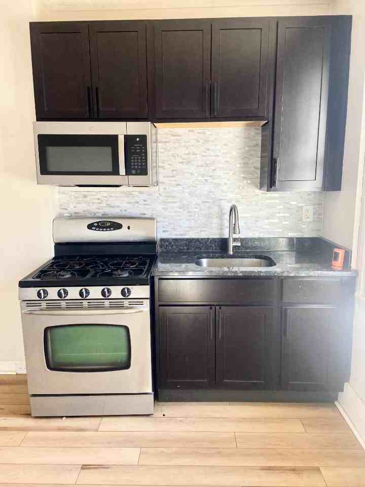 514 N Decker Ave - Photo 4 of 12