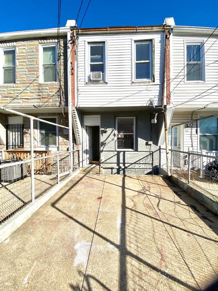 514 N Decker Ave - Photo 5 of 12