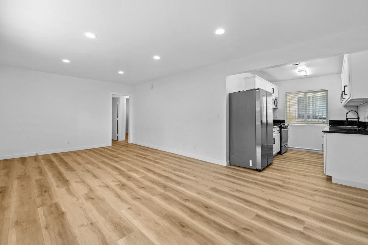 422 Broadway St #422 - Photo 2 of 16