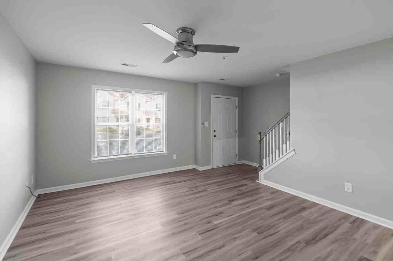 1233 Cross Creek Circle - Photo 4 of 10