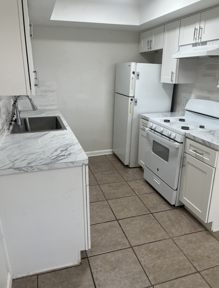 4407 Teri Rd #B - Photo 4 of 19