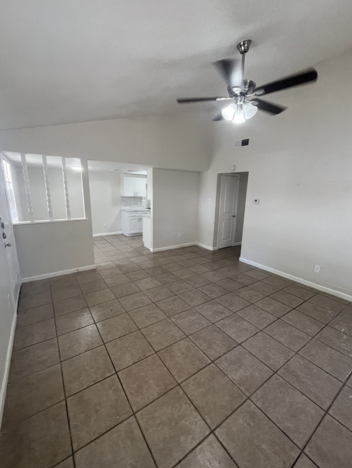 4407 Teri Rd #B - Photo 5 of 19