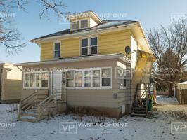 featured image of 127 S Van Buren St Uppr #UPPER