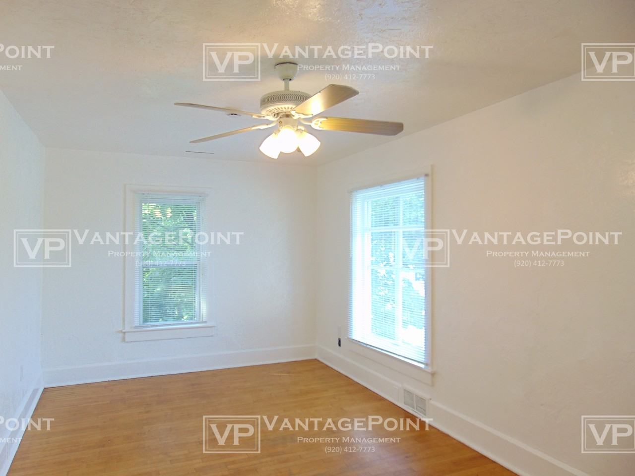 127 S Van Buren St Uppr - Photo 5 of 11