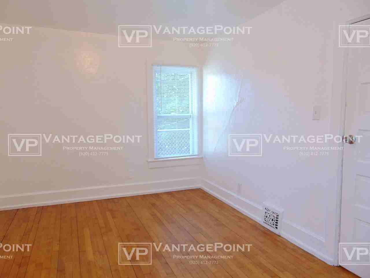 127 S Van Buren St Uppr - Photo 7 of 11