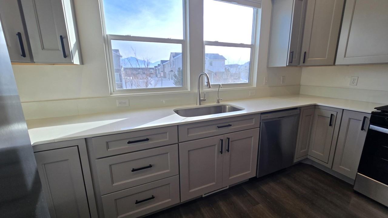 12977 S Oberon Ln - Photo 7 of 20