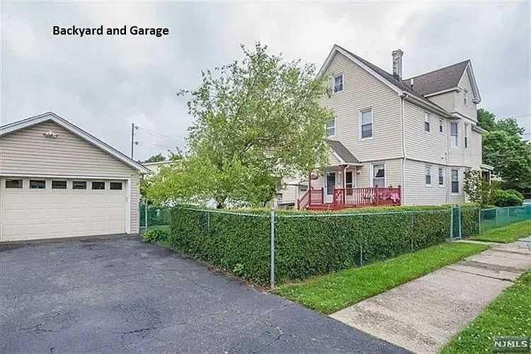 211 Union Ave #2 - Photo 4 of 27