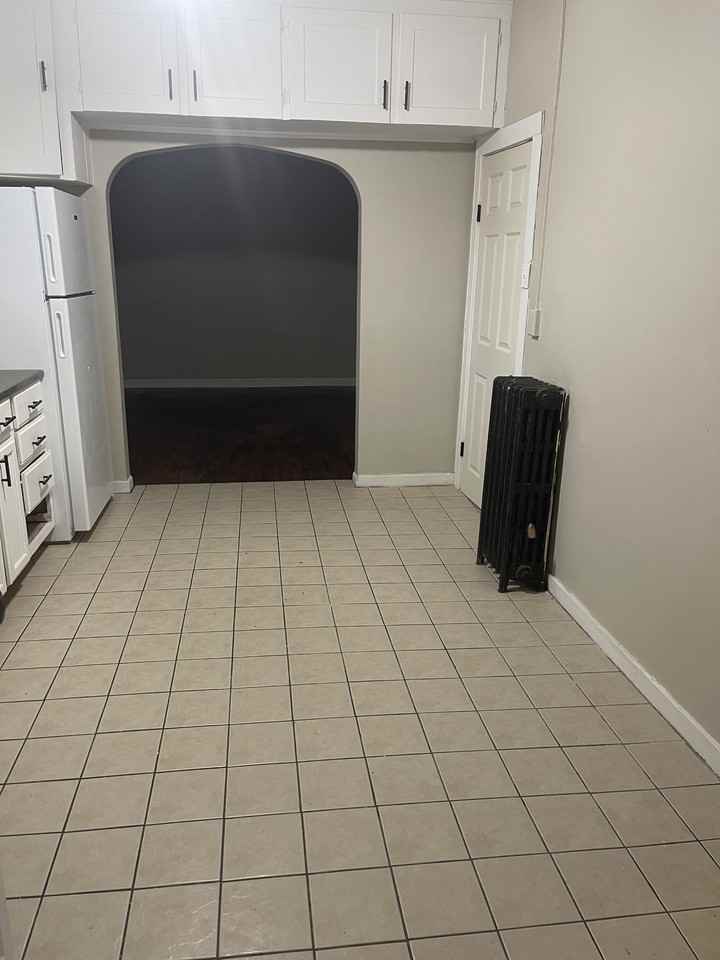 836 N Larch St #2 - Photo 2 of 10