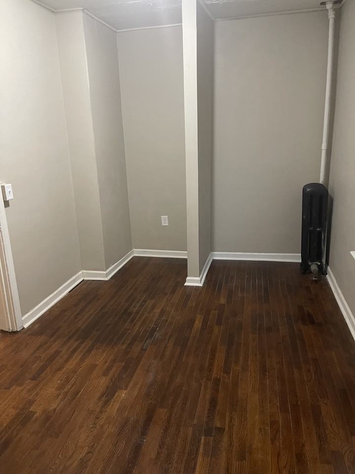 836 N Larch St #2 - Photo 6 of 10