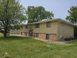 featured image of 990 Grand Ave #1