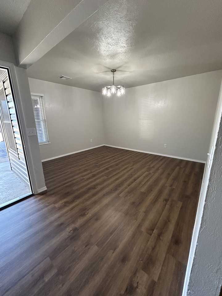 1125 Nw 105th St #1 - Photo 3 of 30