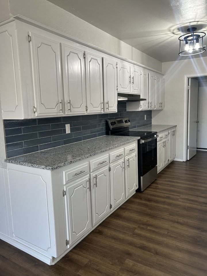 1125 Nw 105th St #1 - Photo 6 of 30