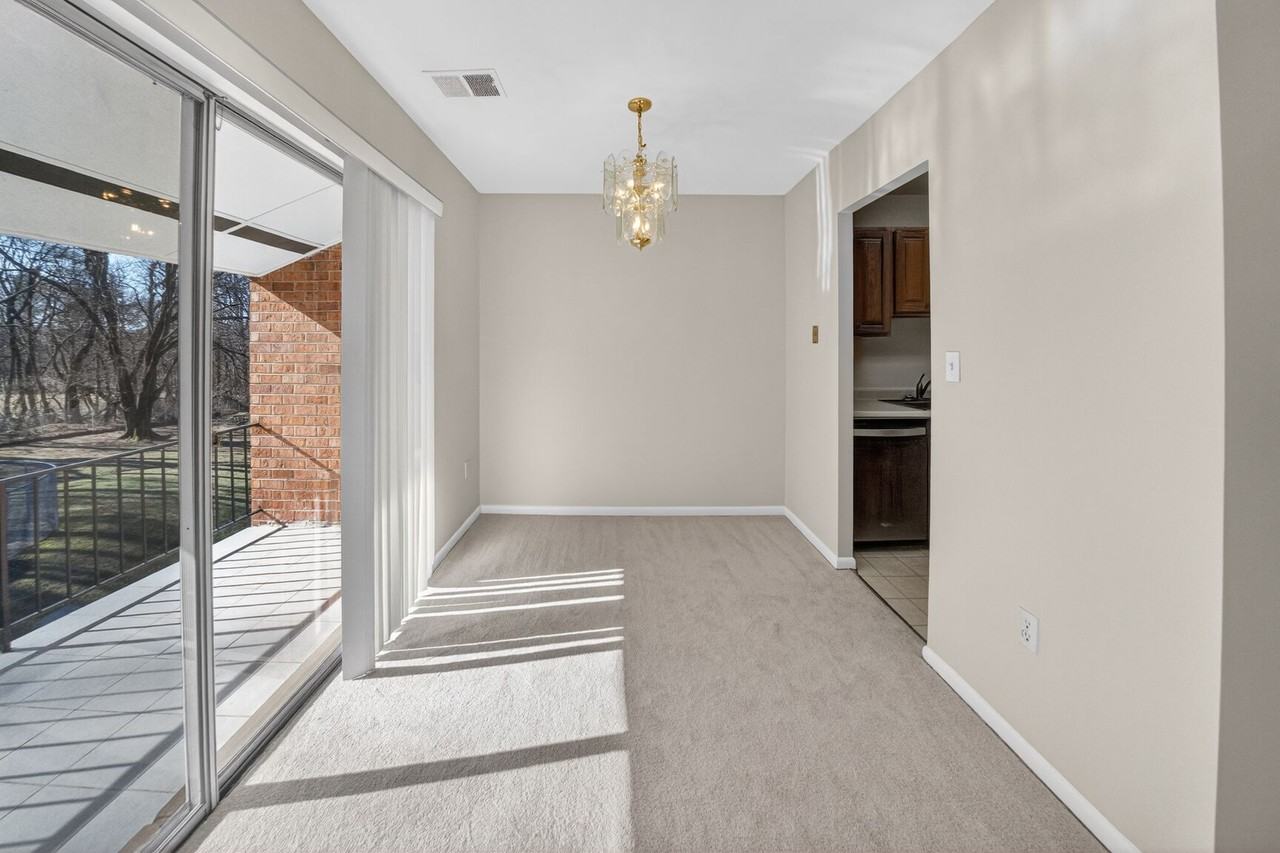 3364 Hewitt Ave #301 - Photo 6 of 17