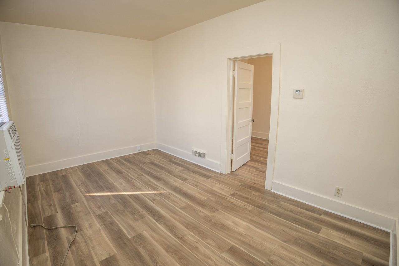 1003 Saint Marys Blvd #B - Photo 2 of 11