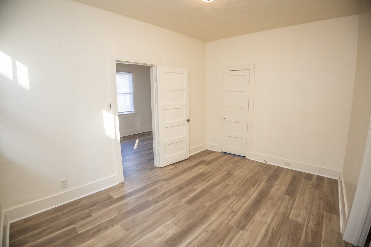 1003 Saint Marys Blvd #B - Photo 5 of 11