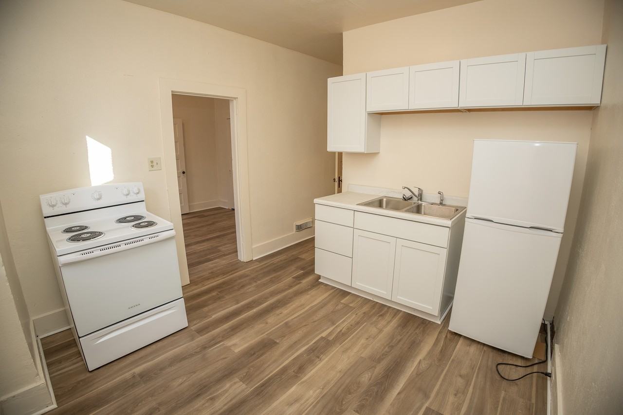 1003 Saint Marys Blvd #B - Photo 7 of 11