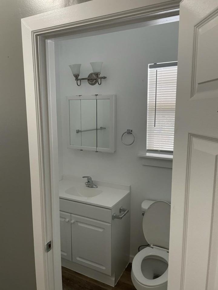 779 Seymour Ave #1 - Photo 5 of 10