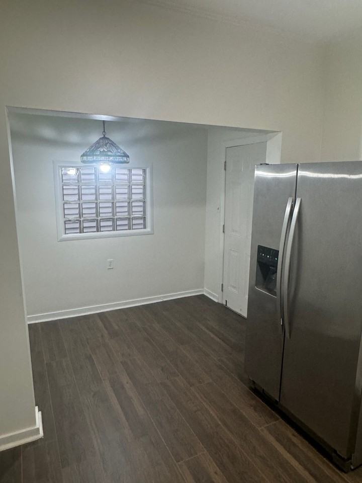 1821 4th Ave #1 - Photo 5 of 9