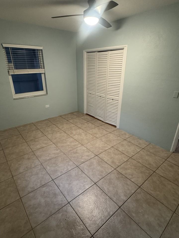 4605 Poinciana St - Photo 7 of 10