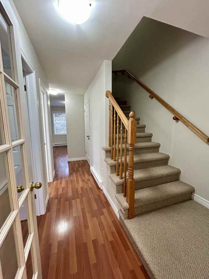 16 Maclaren Pl #1 - Photo 2 of 19