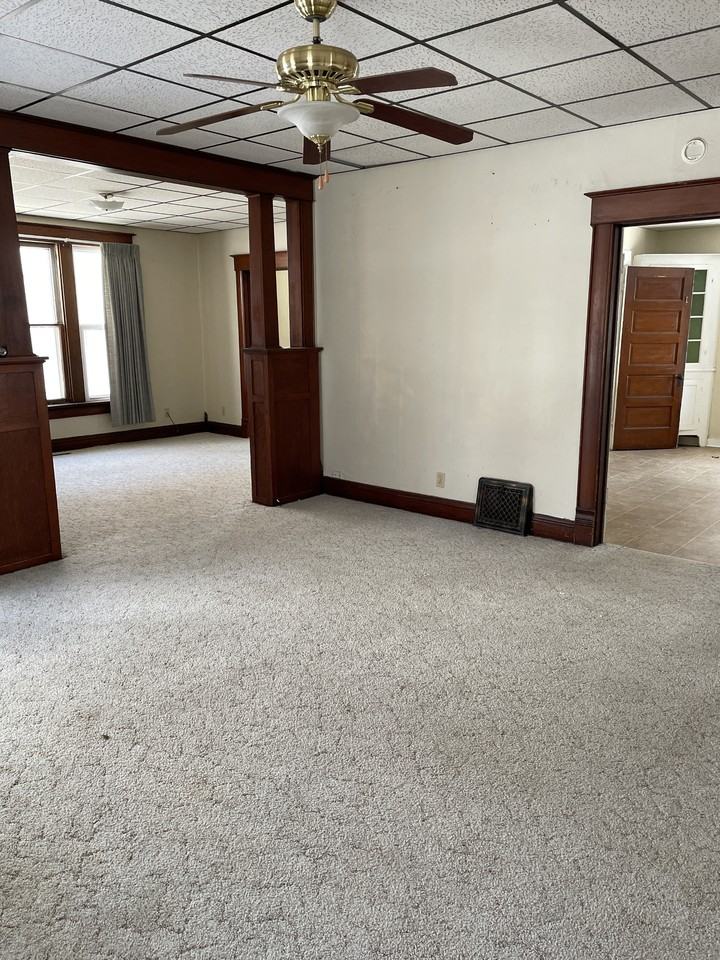 569 W Broadway Ave #1 - Photo 6 of 9