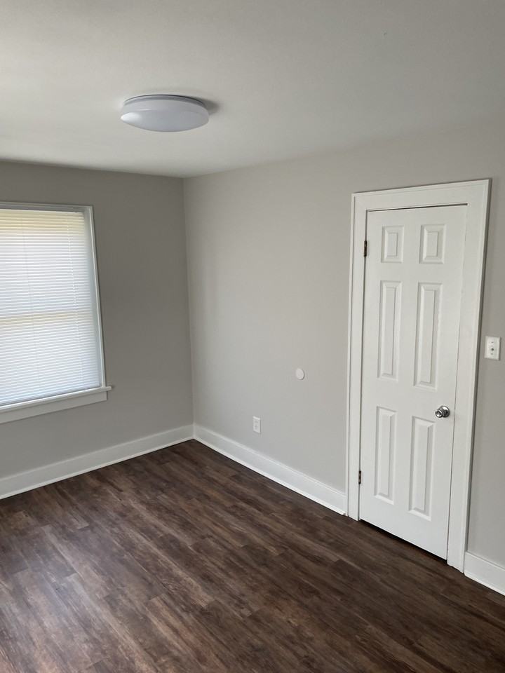 1203 Madison St #1 - Photo 5 of 12