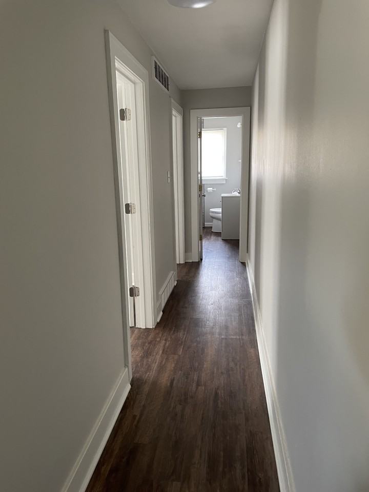 1203 Madison St #1 - Photo 7 of 12