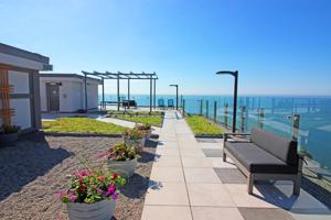 featured image of 5220 Lakeshore Rd