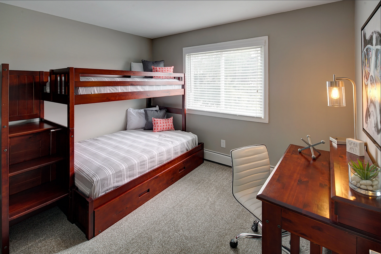 The Woodlands of Crest Hill - Photo 6 of 17