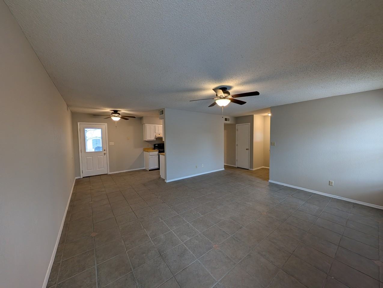 316 S Avenue E #1 - Photo 3 of 12