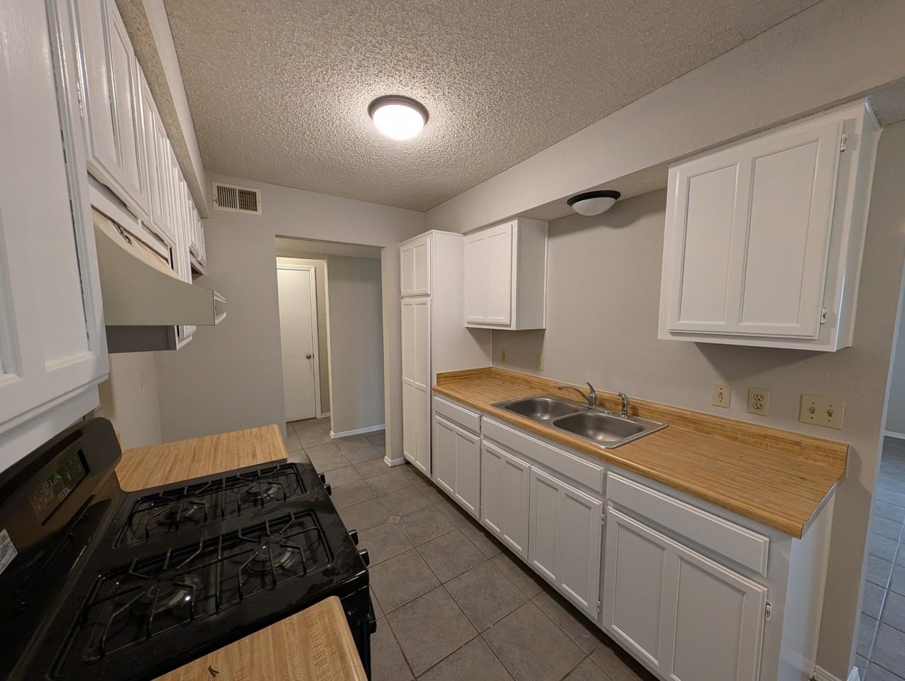 316 S Avenue E #1 - Photo 5 of 12