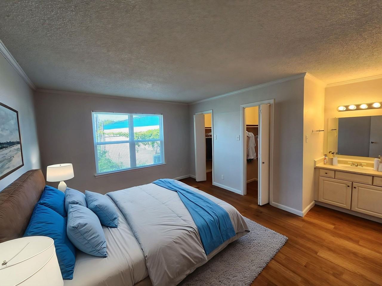 Abbey Road - Photo 5 of 27