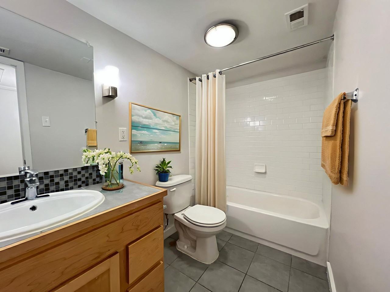 Abbey Road - Photo 6 of 27