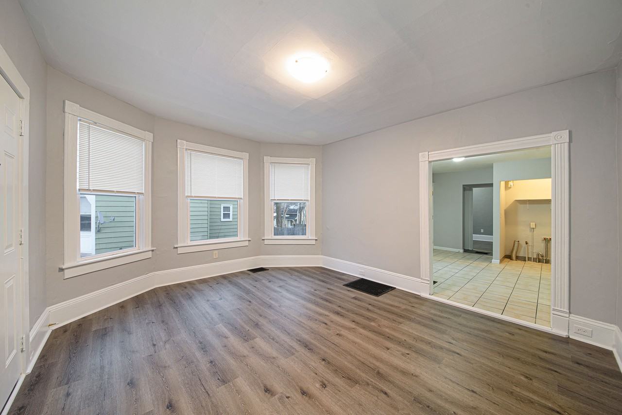 852 Sigsbee St Se #1 - Photo 4 of 15