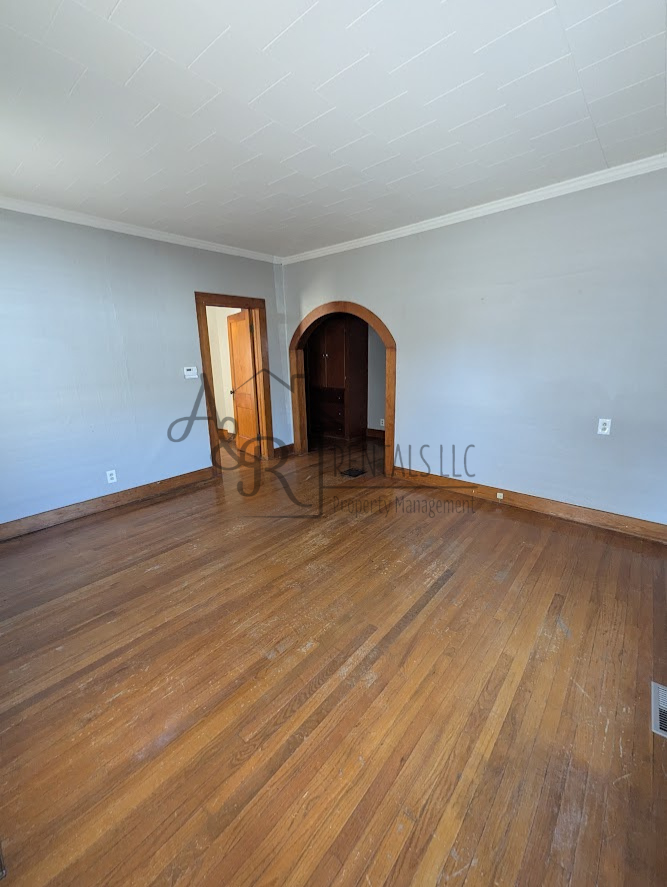 206 W 1st St #1 - Photo 5 of 19