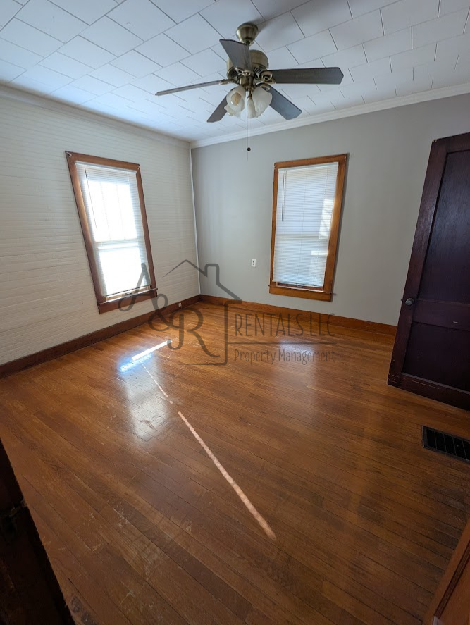 206 W 1st St #1 - Photo 6 of 19