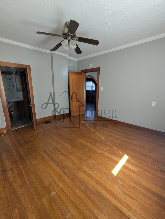 206 W 1st St #1 - Photo 7 of 19