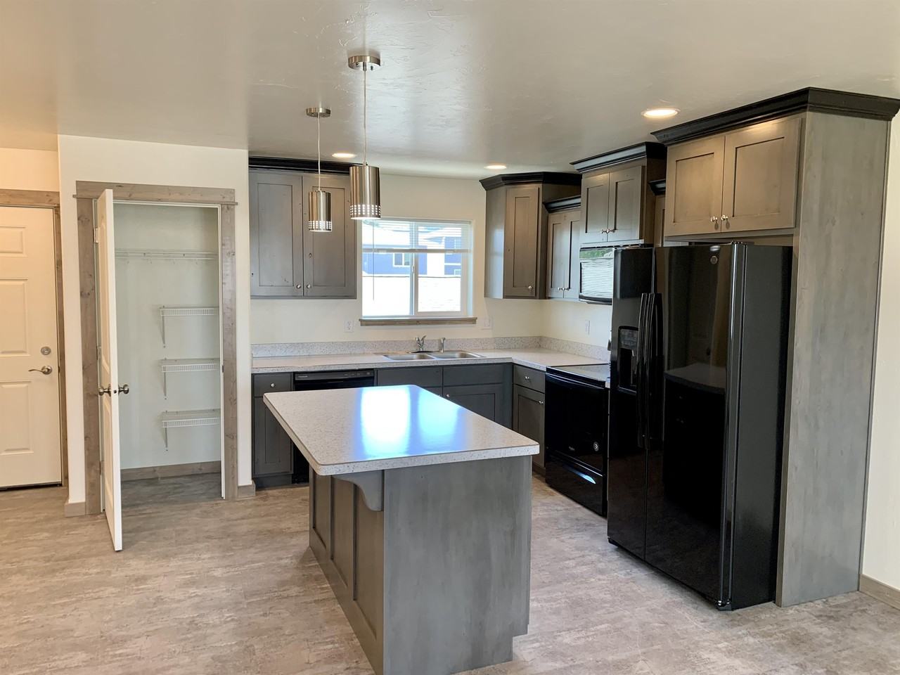 840 Gibbon St #4 - Photo 3 of 14