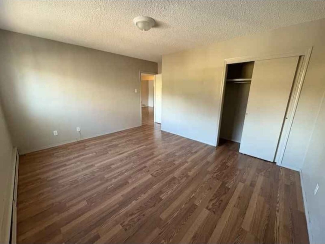 Slate Manor - Photo 2 of 7