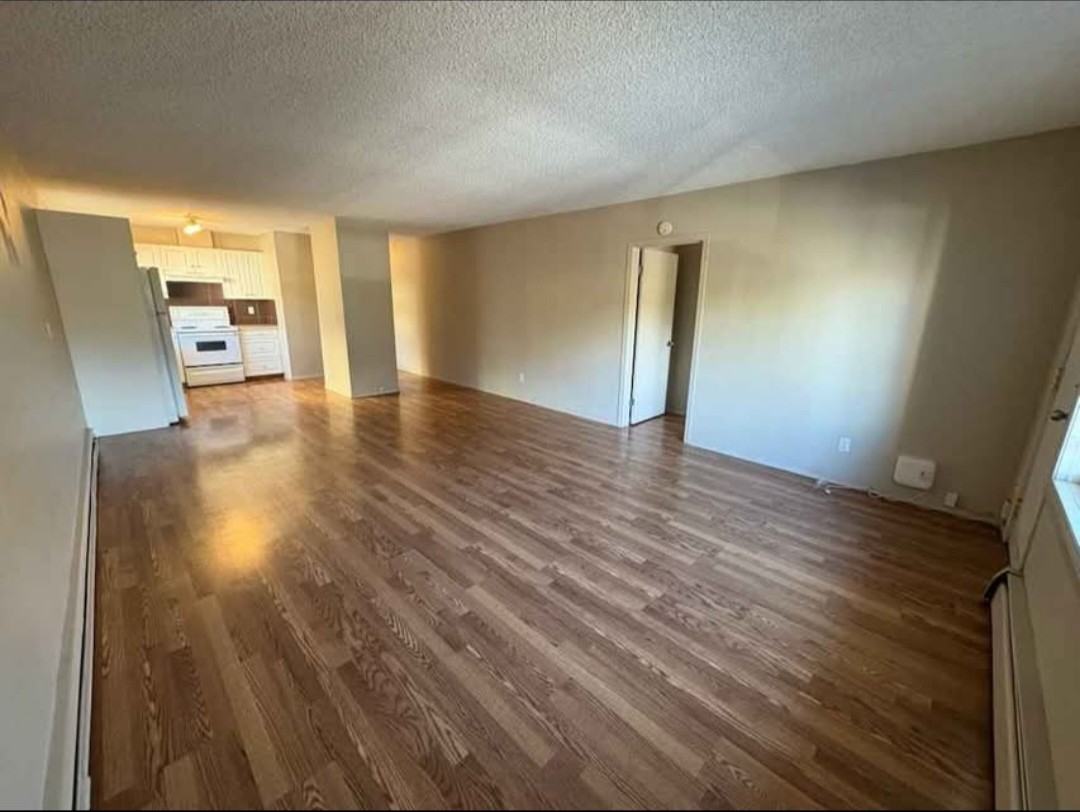 Slate Manor - Photo 4 of 7