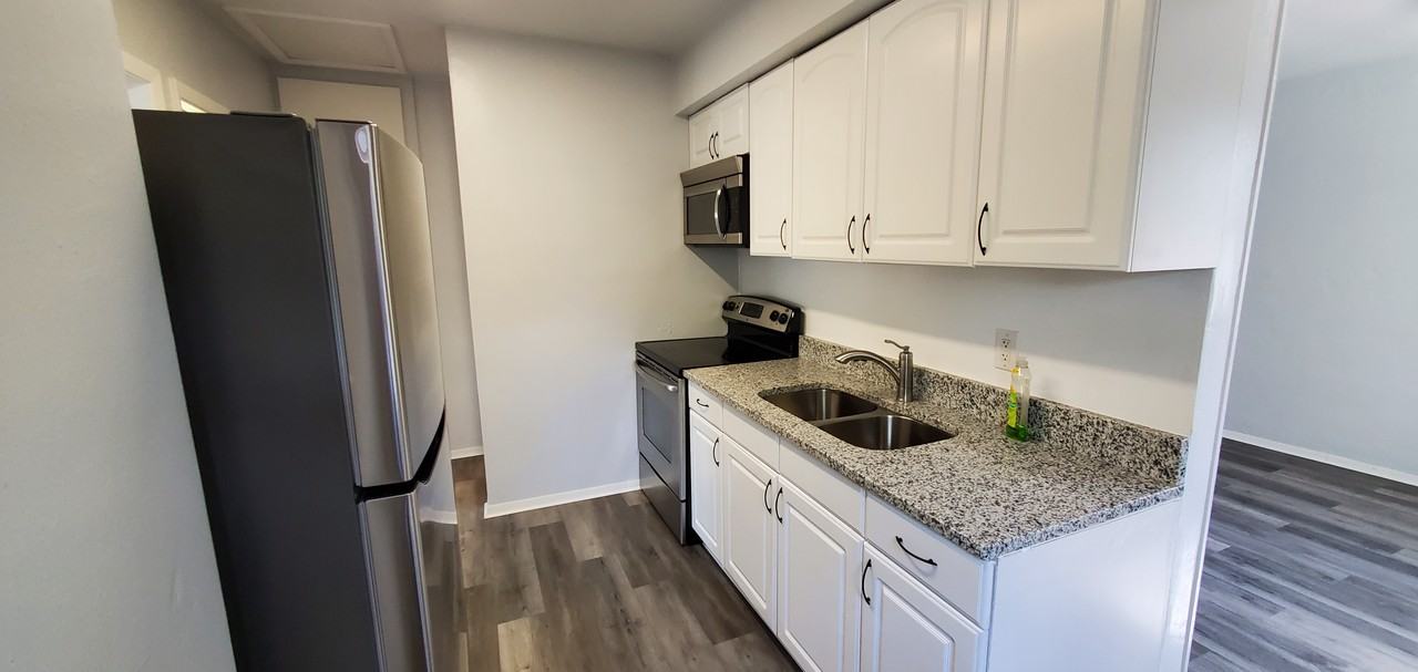 3351 Hillsdale Ave #B - Photo 3 of 11