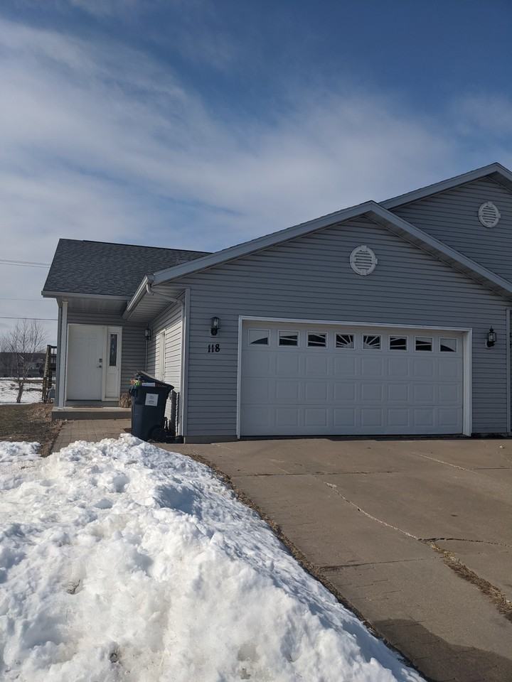 118 116/118 Jennifer Ln #118 - Photo 2 of 14